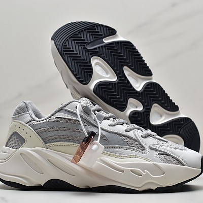 [아디다스] Adidas Yeezy 700 V2 Boost Runner